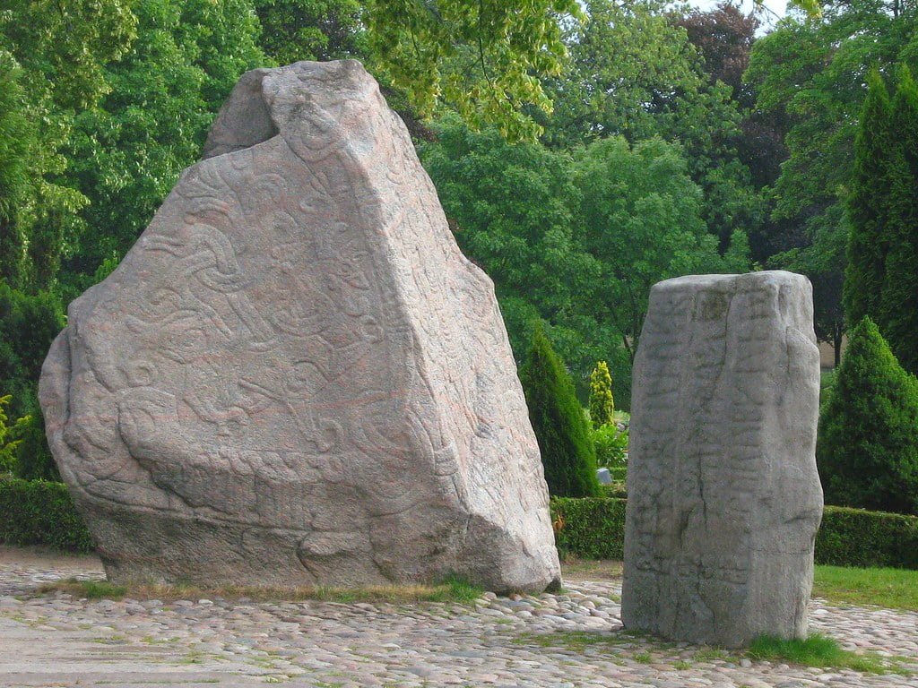 Piedras rúnicas vikingas en Jelling