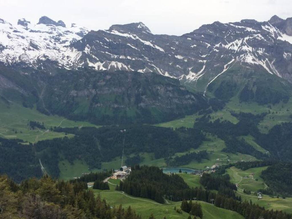 Alpes suizos en verano