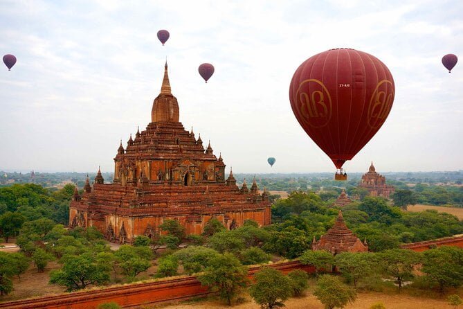 Globo aerostático en Bagan