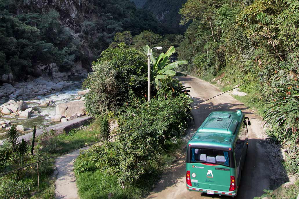Autobús en Cusco hacia Aguas Calientes