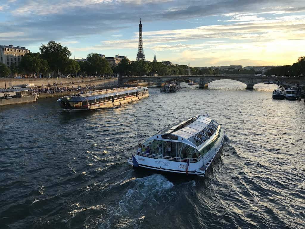 Río Sena y puentes parisinos